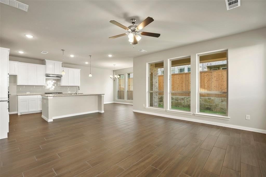 3921 Saint Ives Ln - Photo 5 of 25