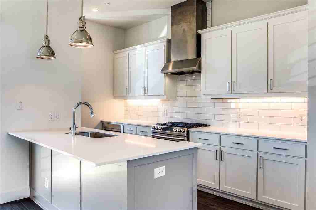 4908 Manett St #103 - Photo 6 of 14