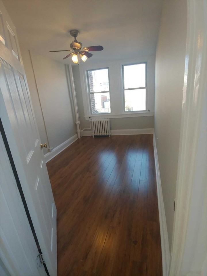 234 Hanover St - Photo 5 of 10
