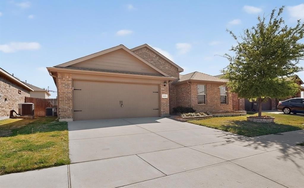 6353 Spokane Dr - Photo 3 of 30