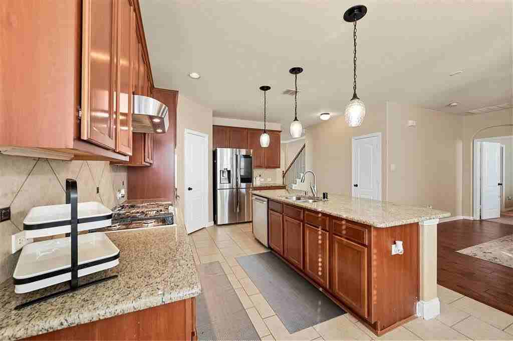 14815 Frisco Ranch Dr - Photo 4 of 40