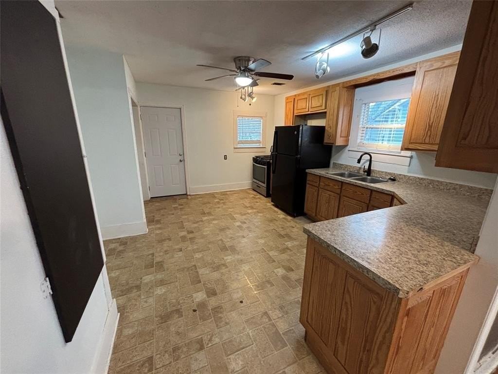 909 W Wardville St - Photo 4 of 15