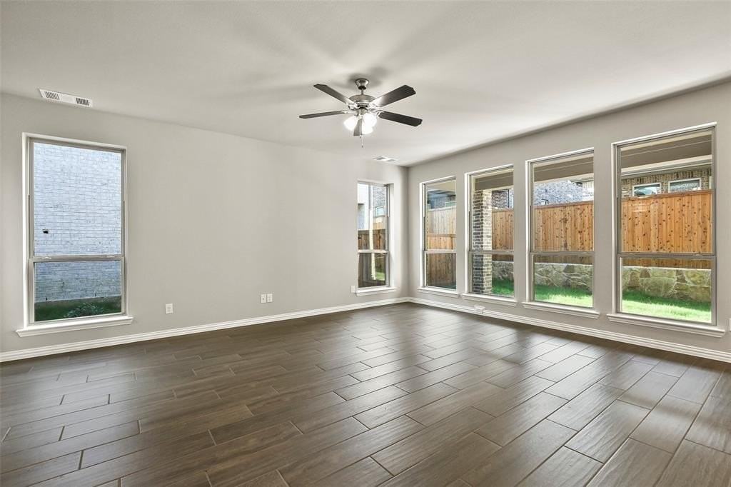 3917 Saint Ives Ln - Photo 5 of 25