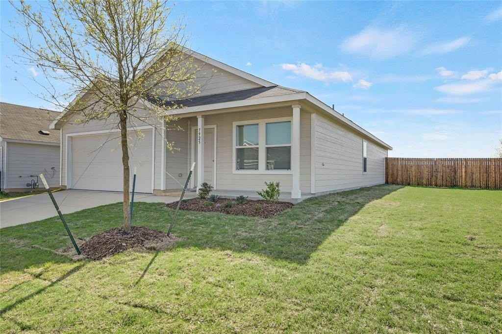 7925 Clements St - Photo 2 of 40