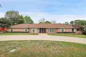 featured image of 6545 Lyndon B Johnson Fwy