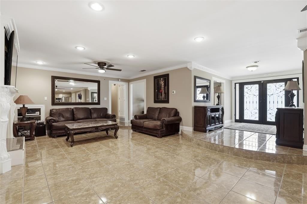 6545 Lyndon B Johnson Fwy - Photo 2 of 20