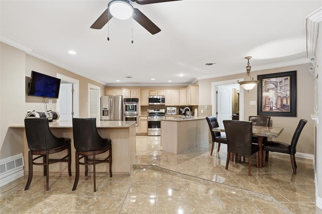 6545 Lyndon B Johnson Fwy - Photo 5 of 20