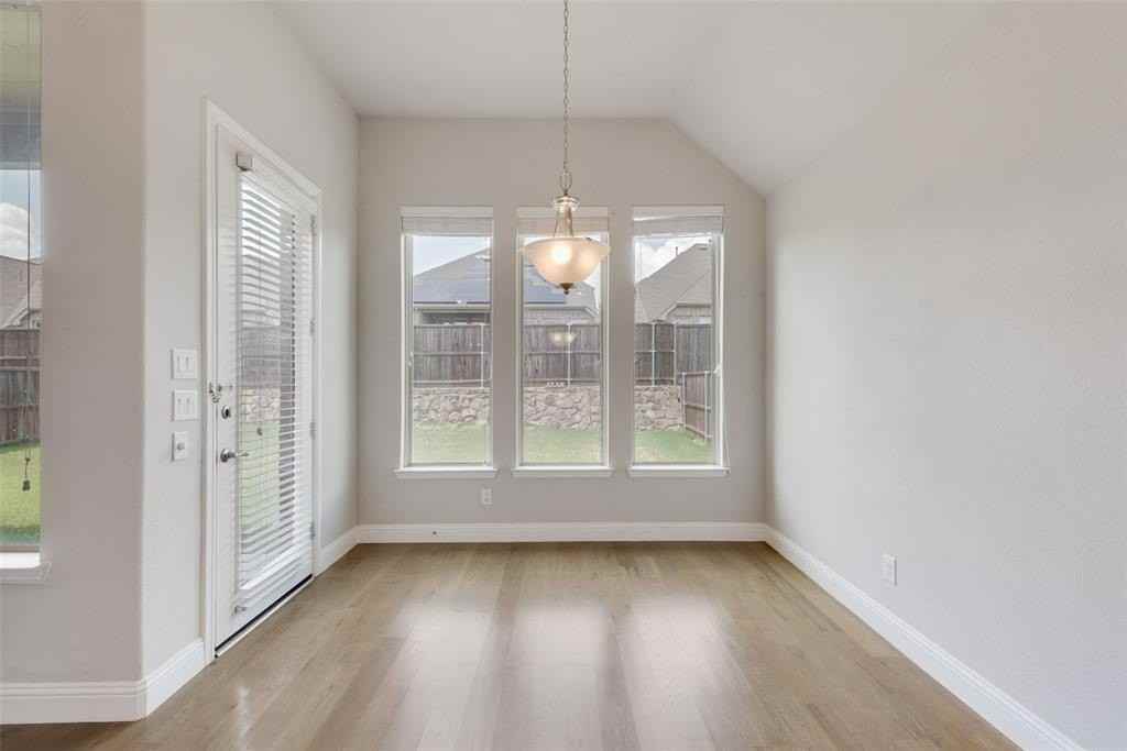 8237 Centipede Ct - Photo 7 of 40