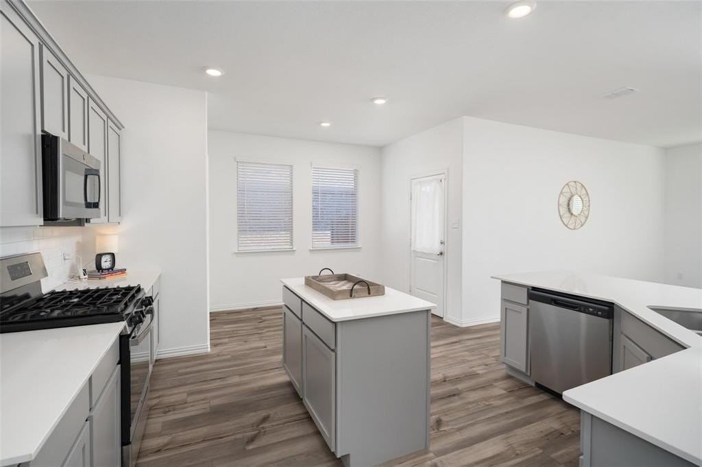 1405 Crescent View Dr - Photo 3 of 22