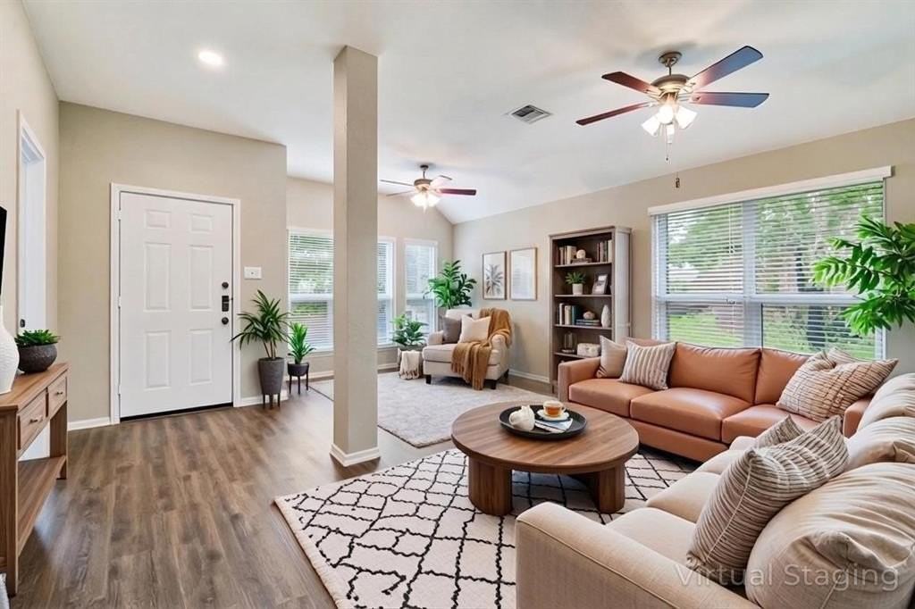 2612 Redwood St - Photo 3 of 31