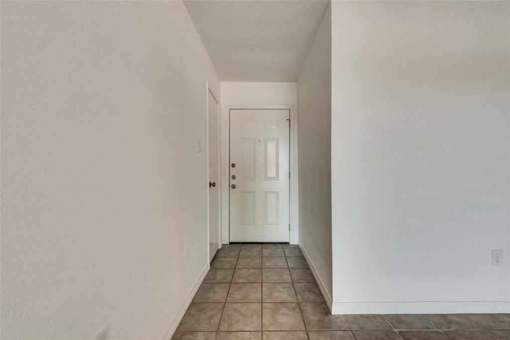 120 E Milas Ln - Photo 3 of 19