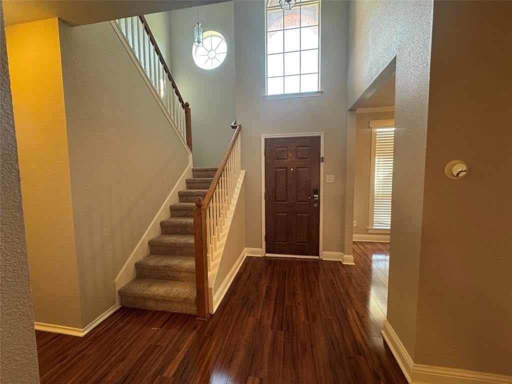 6227 Meadowcrest Ln - Photo 4 of 39