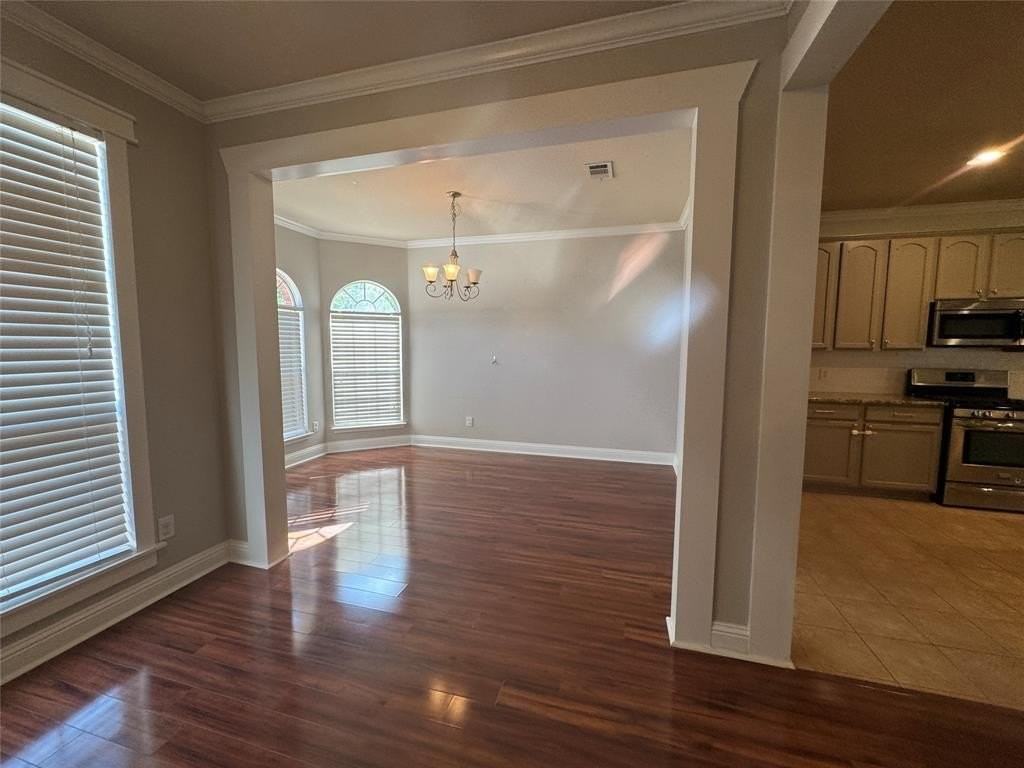 6227 Meadowcrest Ln - Photo 7 of 39