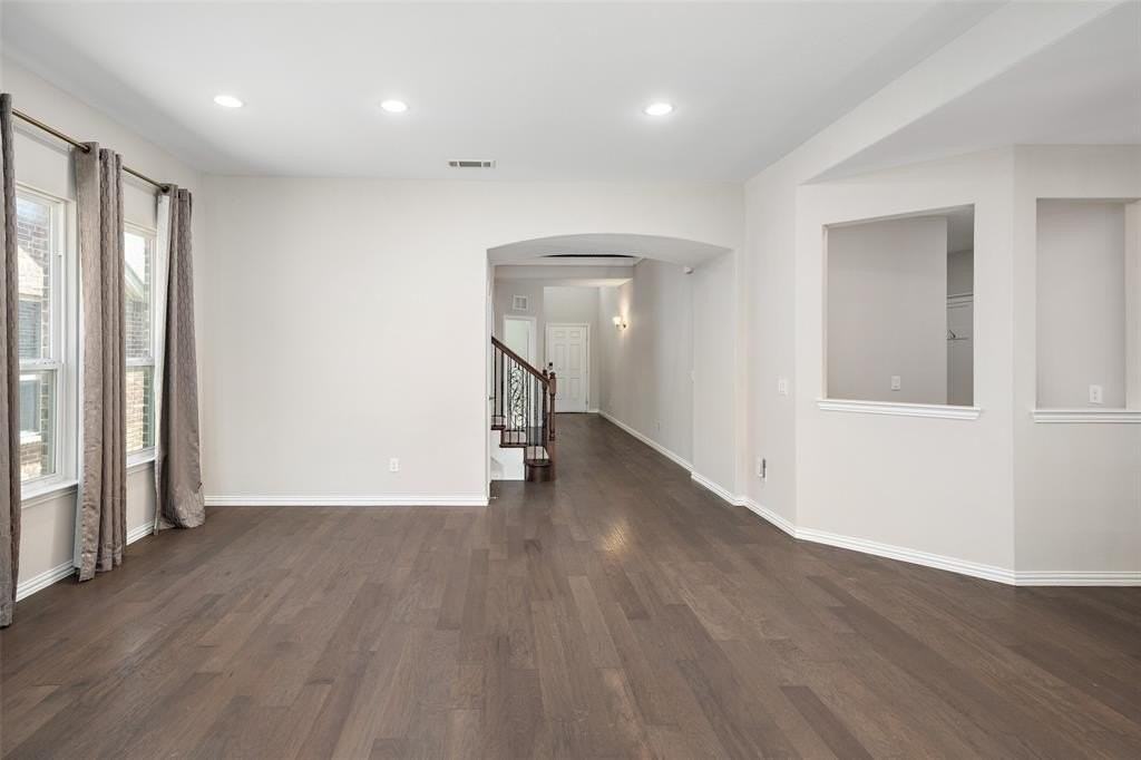 2401 Olivia Ln - Photo 7 of 18