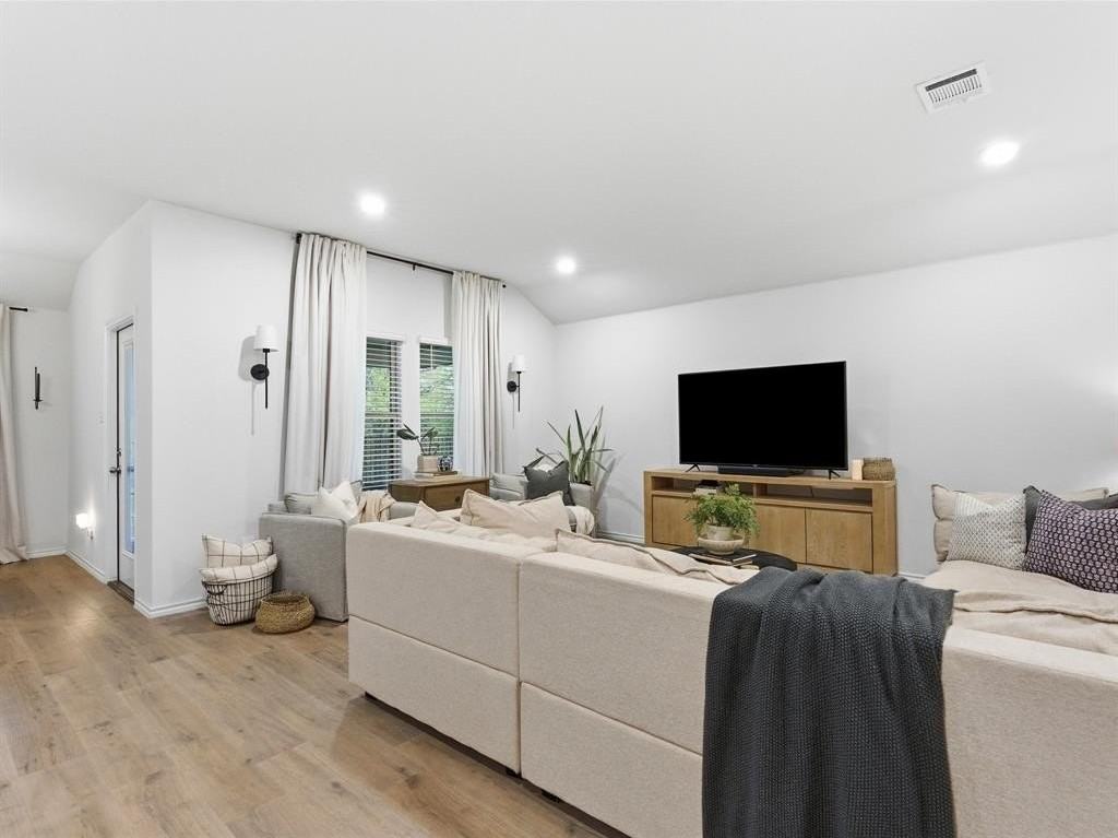 11120 E Chase Ln - Photo 7 of 28