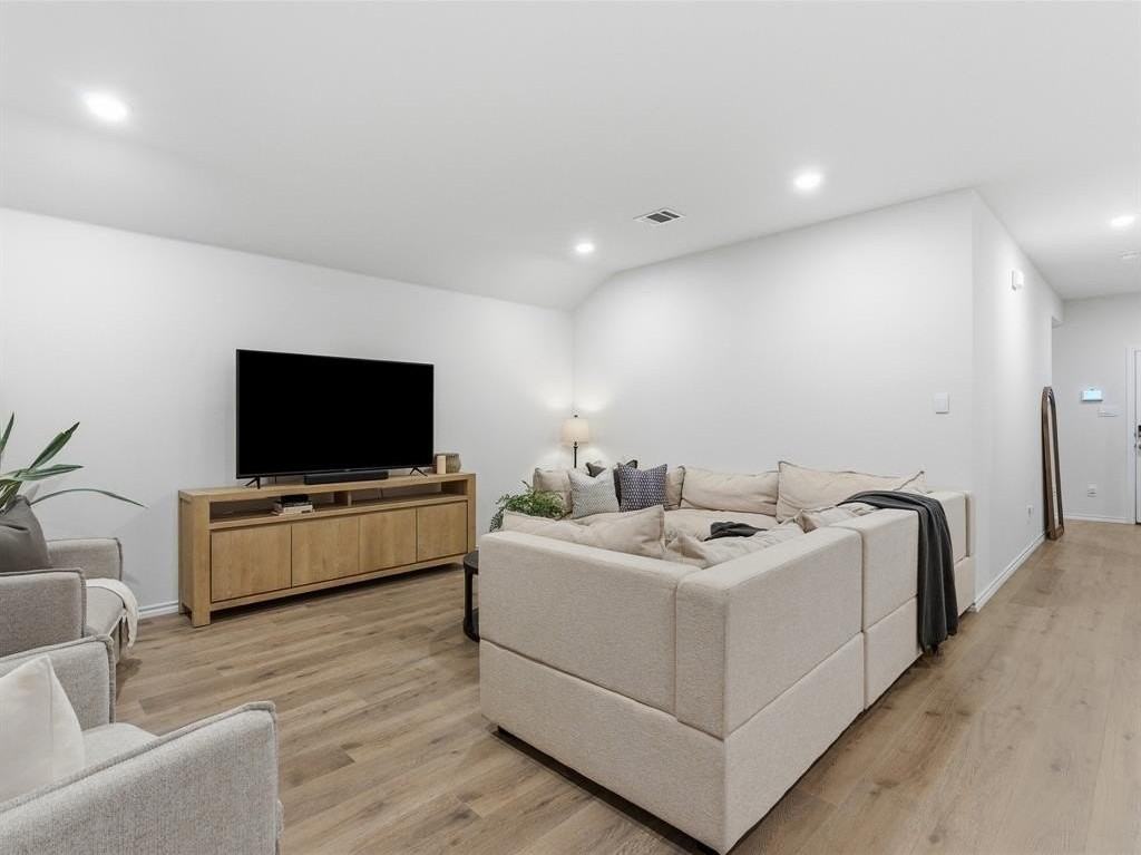 11120 E Chase Ln - Photo 5 of 28