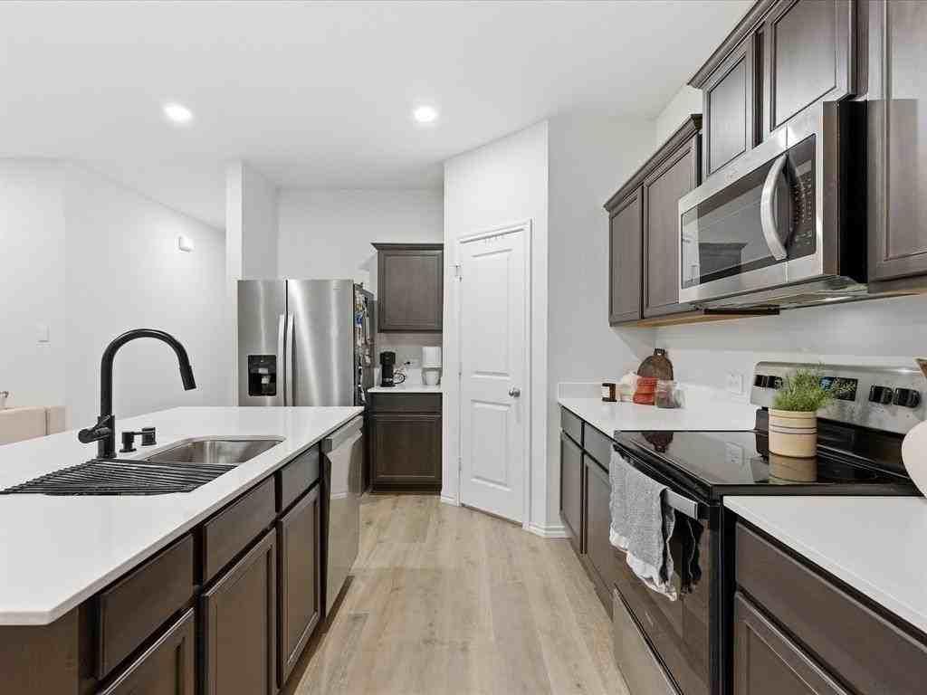 11120 E Chase Ln - Photo 3 of 28