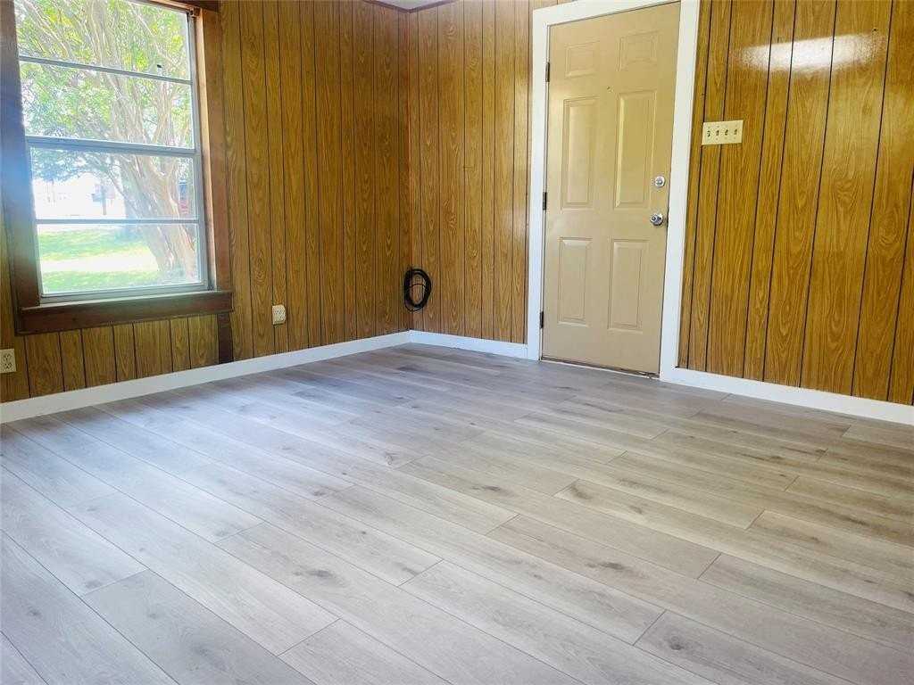 202 5 Points Rd - Photo 3 of 12