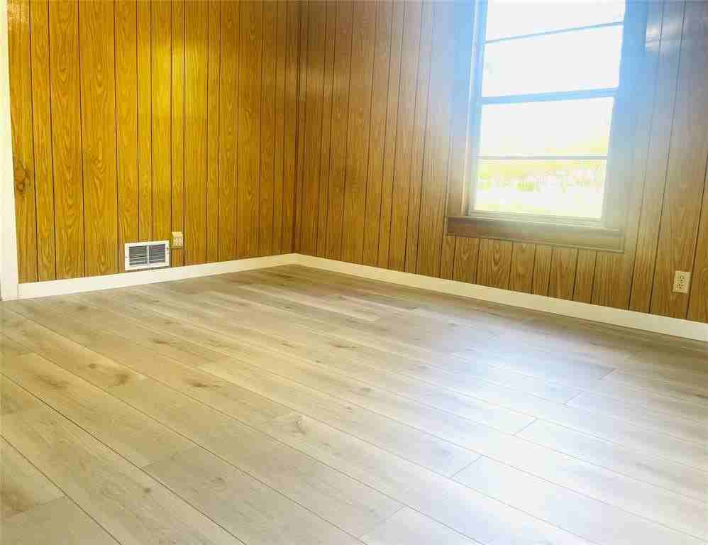 202 5 Points Rd - Photo 4 of 12