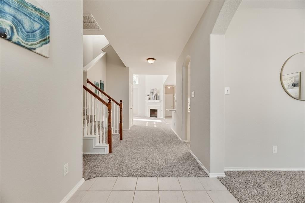 4404 Ridge Point Ln - Photo 2 of 18