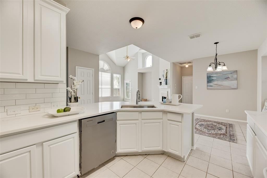 4404 Ridge Point Ln - Photo 7 of 18