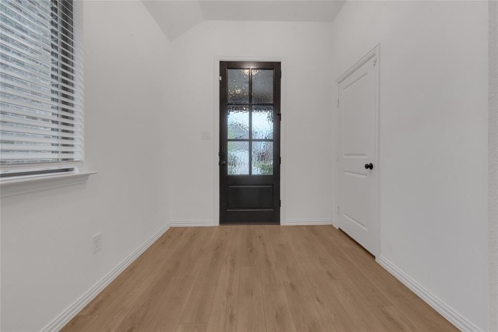 529 Waterhouse Lake Dr - Photo 3 of 17