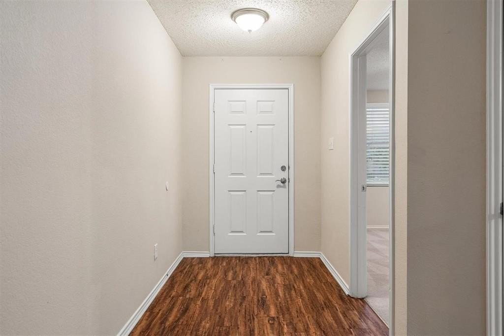 3516 Clydesdale Dr - Photo 3 of 37