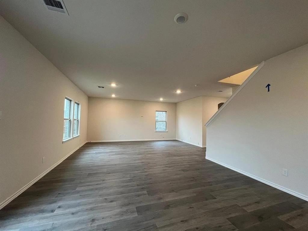 329 Sage St - Photo 4 of 25