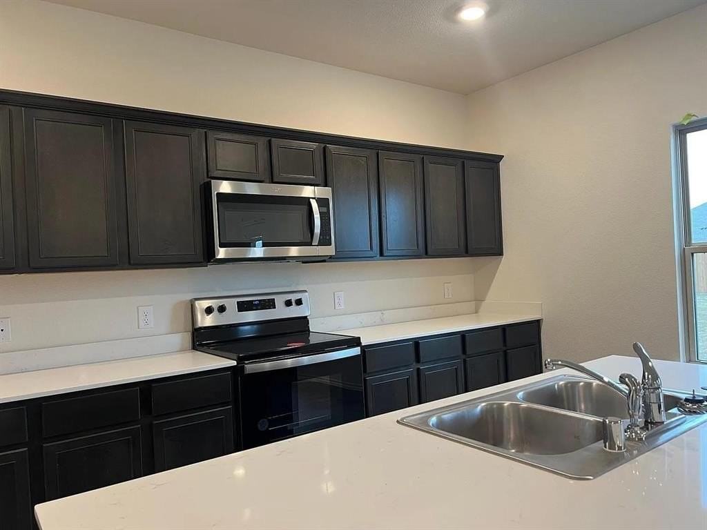 329 Sage St - Photo 7 of 25