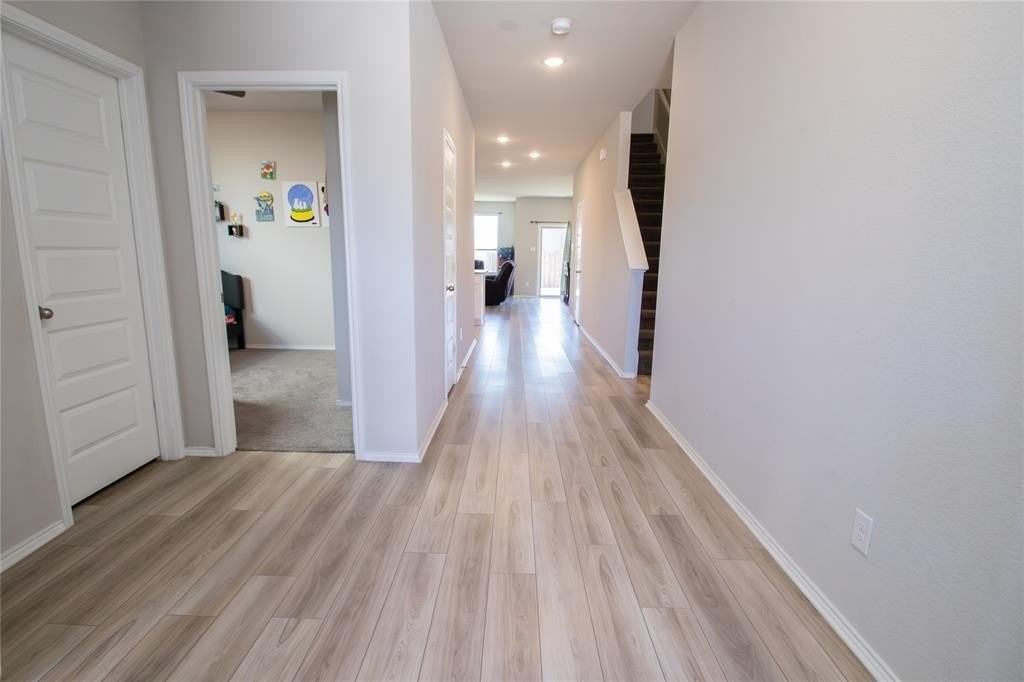 7800 Gangway Dr - Photo 2 of 26