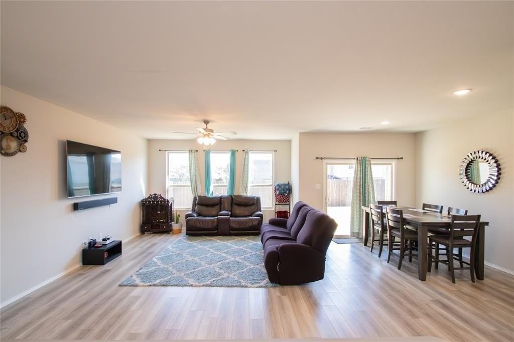 7800 Gangway Dr - Photo 6 of 26