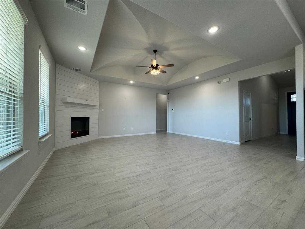 115 Bowling Green Ave - Photo 4 of 28