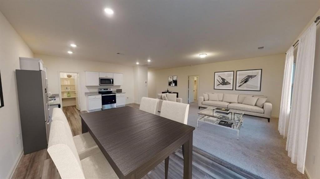 1304 Kennedy Rd - Photo 3 of 18