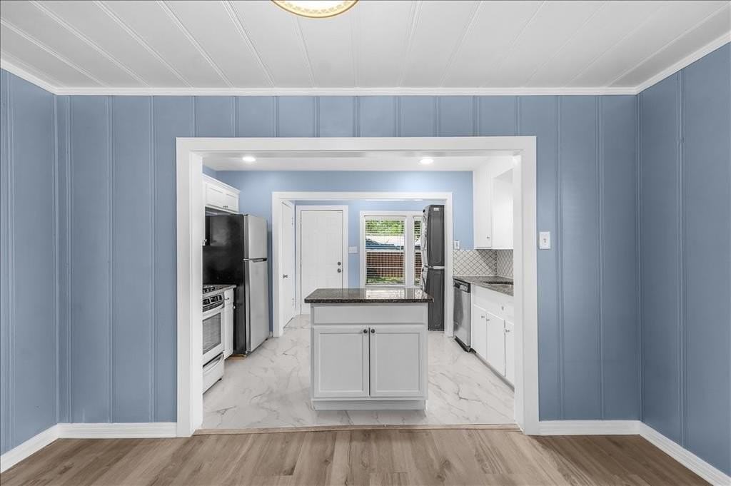 301 Isbell Rd - Photo 6 of 20