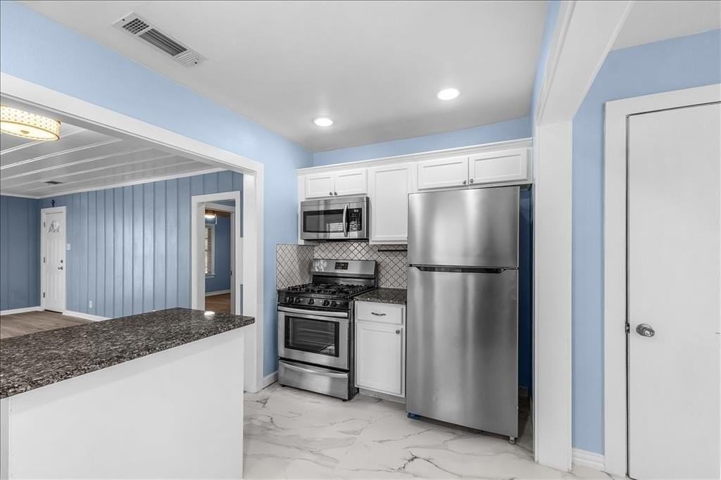 301 Isbell Rd - Photo 7 of 20