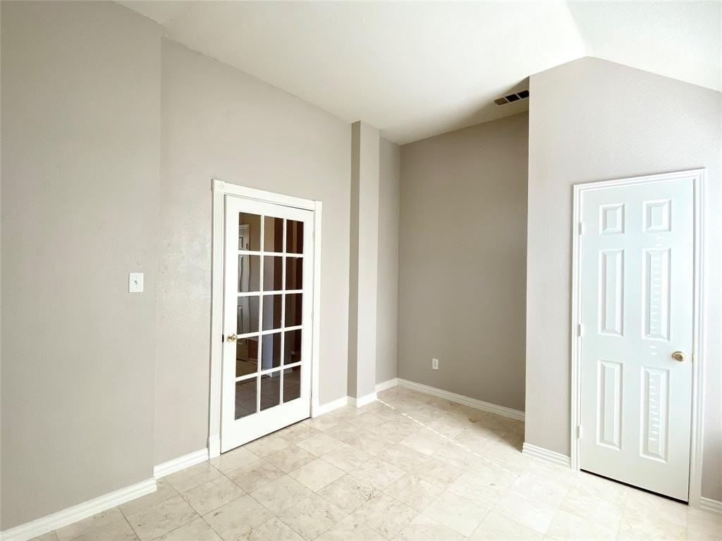 11571 Henderson Dr - Photo 5 of 20