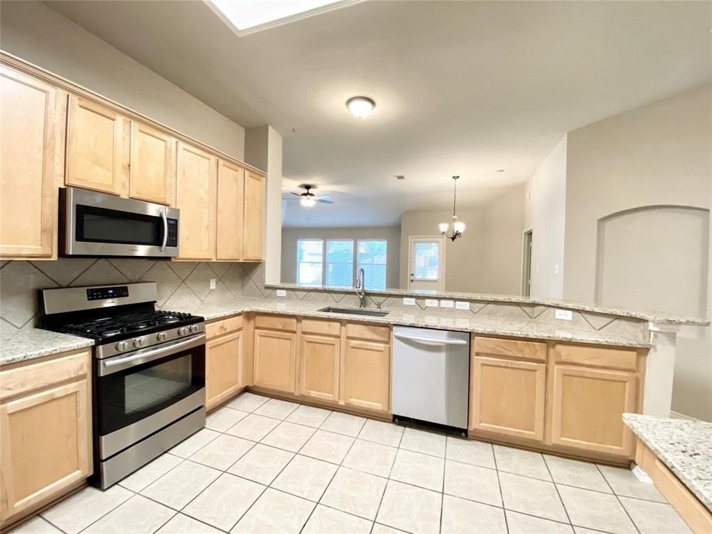 11571 Henderson Dr - Photo 6 of 20