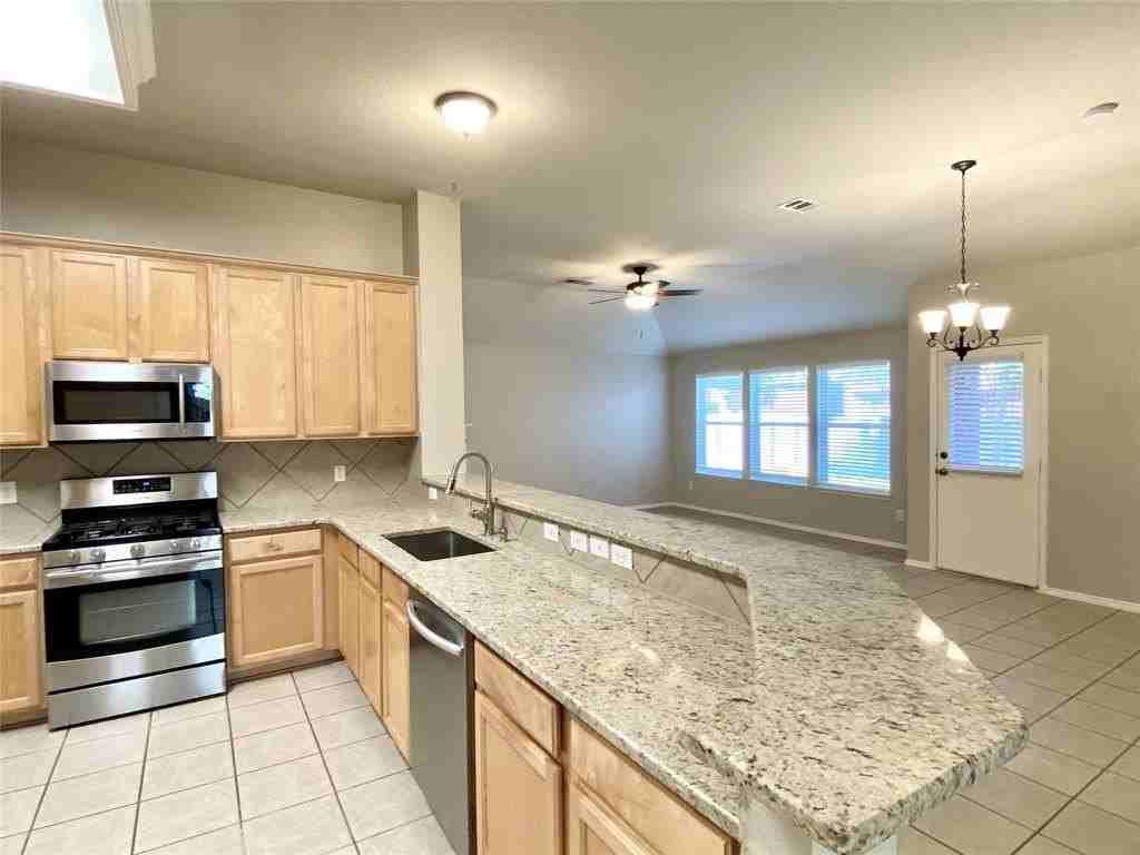 11571 Henderson Dr - Photo 7 of 20