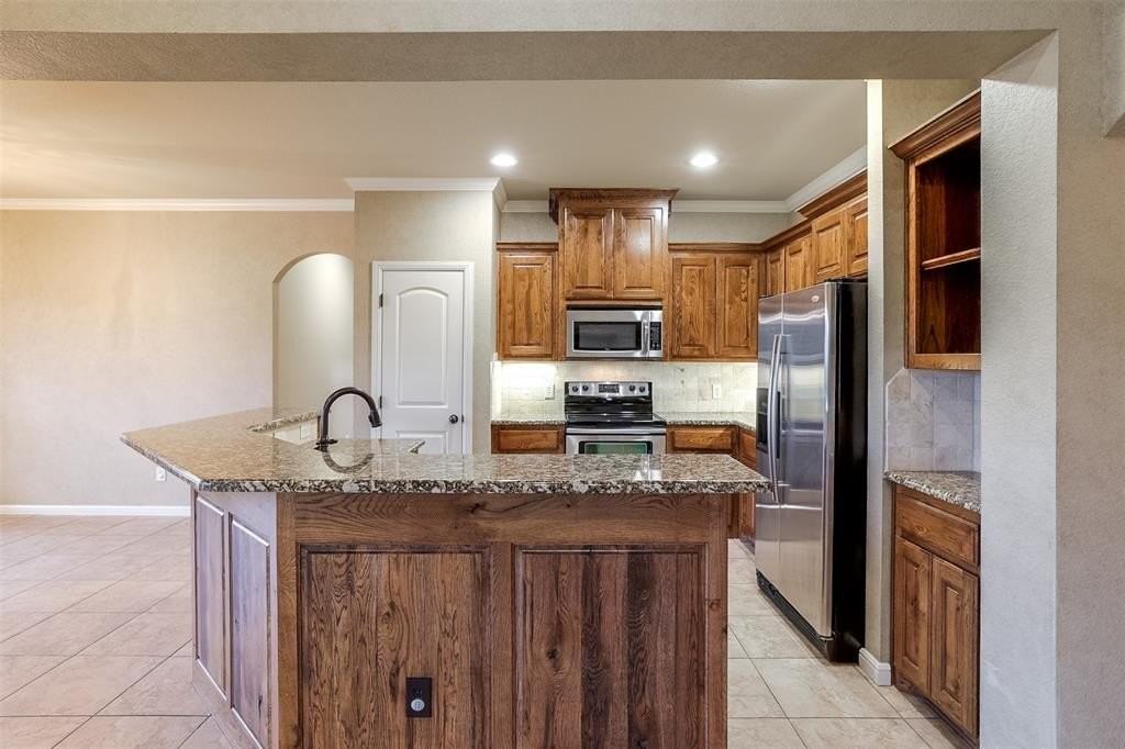 308 Westgate Dr - Photo 6 of 17