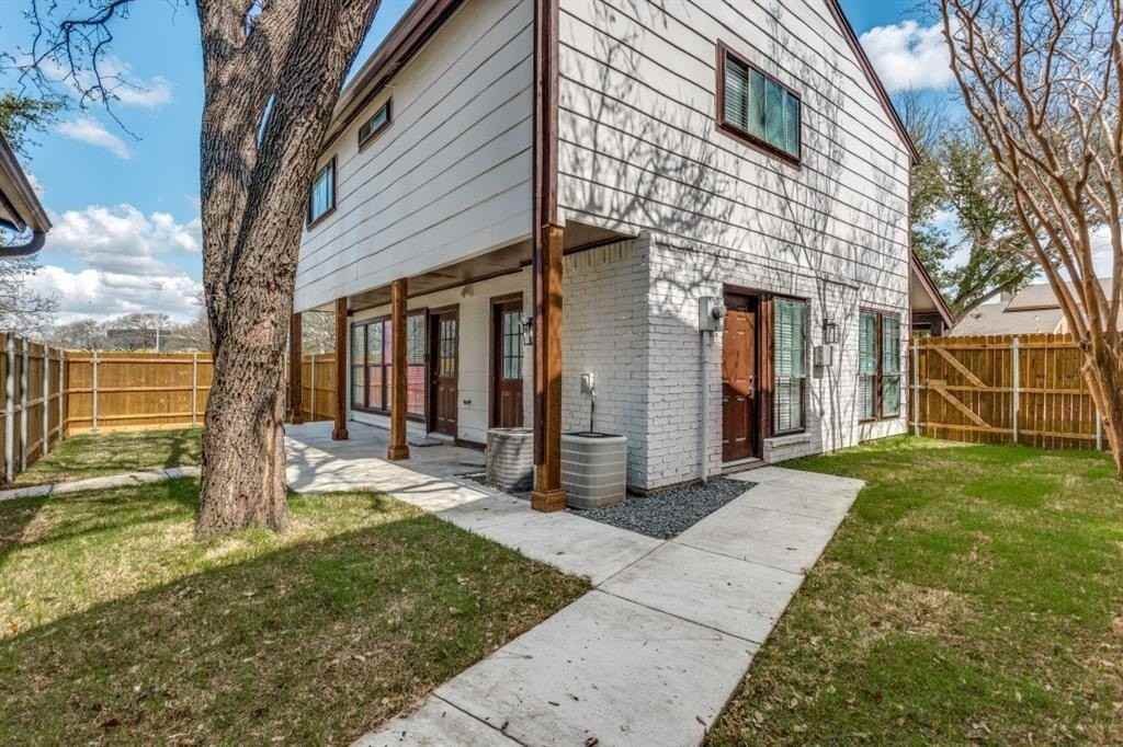 2321 North Ct - Photo 2 of 21