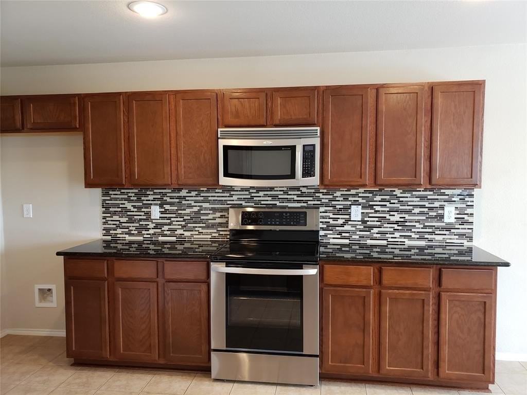 703 Beau Dr - Photo 2 of 21