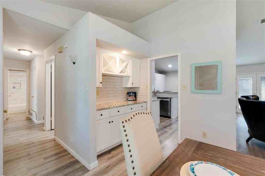 4423 Santa Cruz Ln - Photo 5 of 26