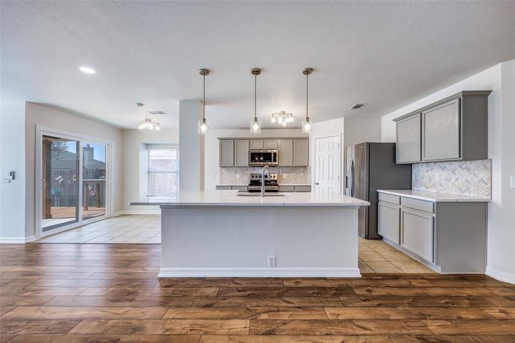 4502 Falcon Dr - Photo 4 of 12