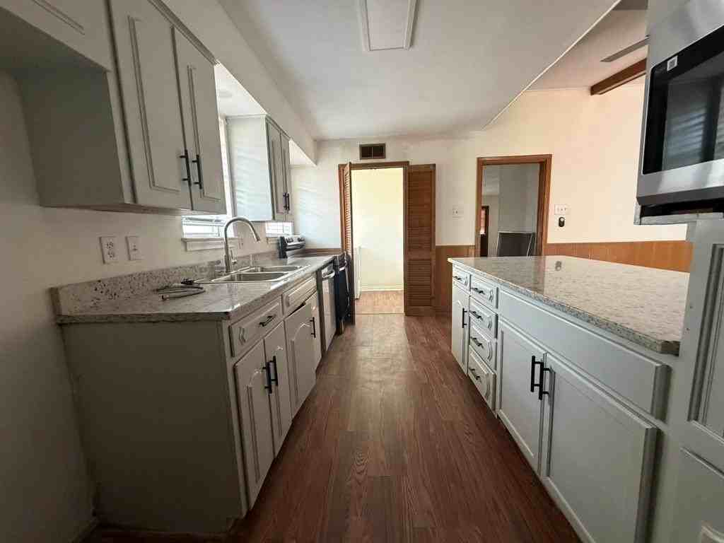 1817 W Belden St - Photo 3 of 25