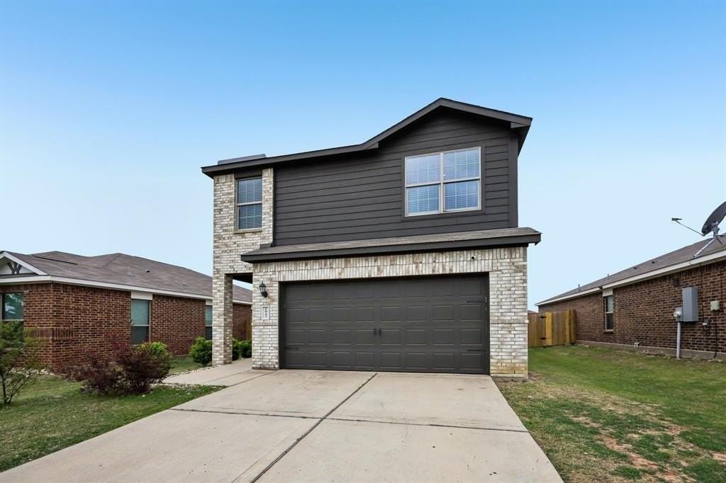 1927 Churchill Downs Dr - Photo 2 of 35