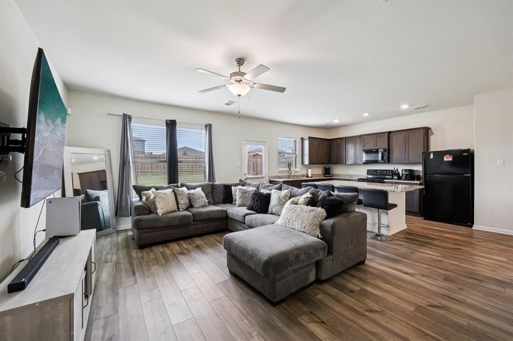 1927 Churchill Downs Dr - Photo 6 of 35