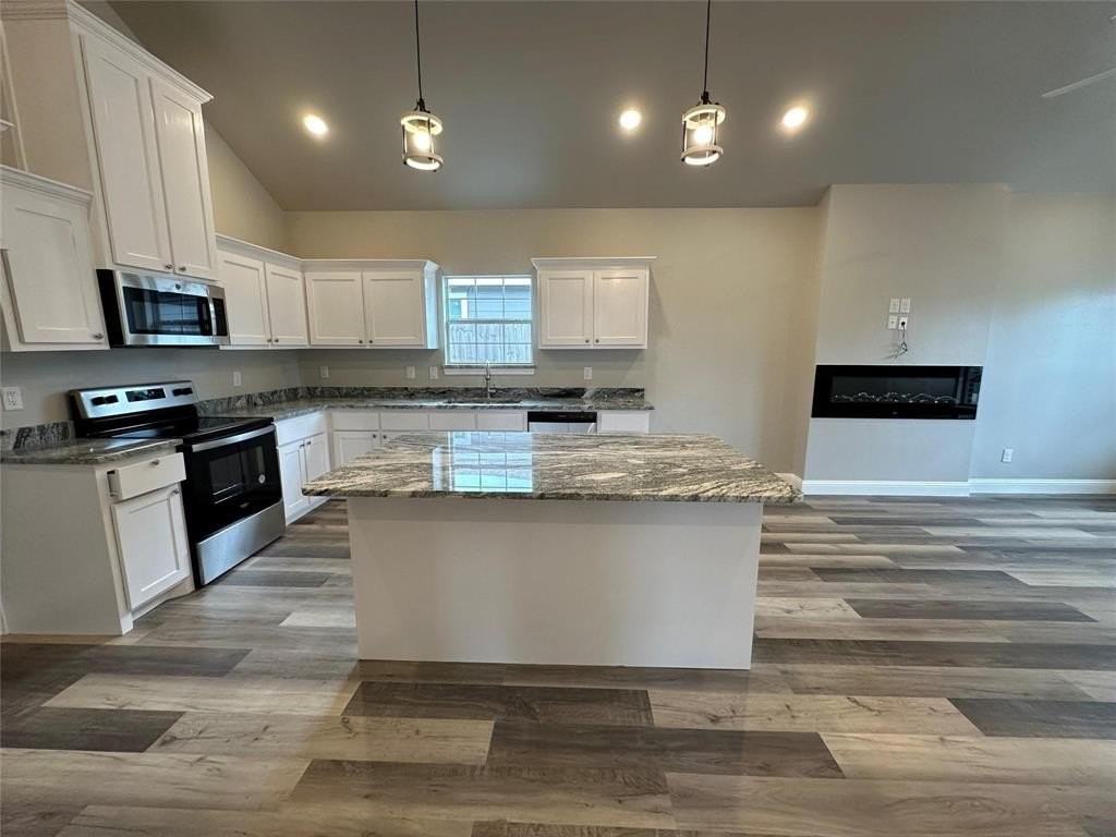 1412 Morse St - Photo 3 of 19