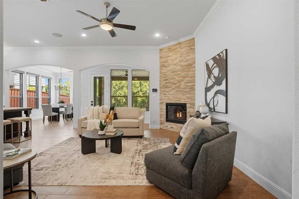 533 Longshore Dr - Photo 7 of 37