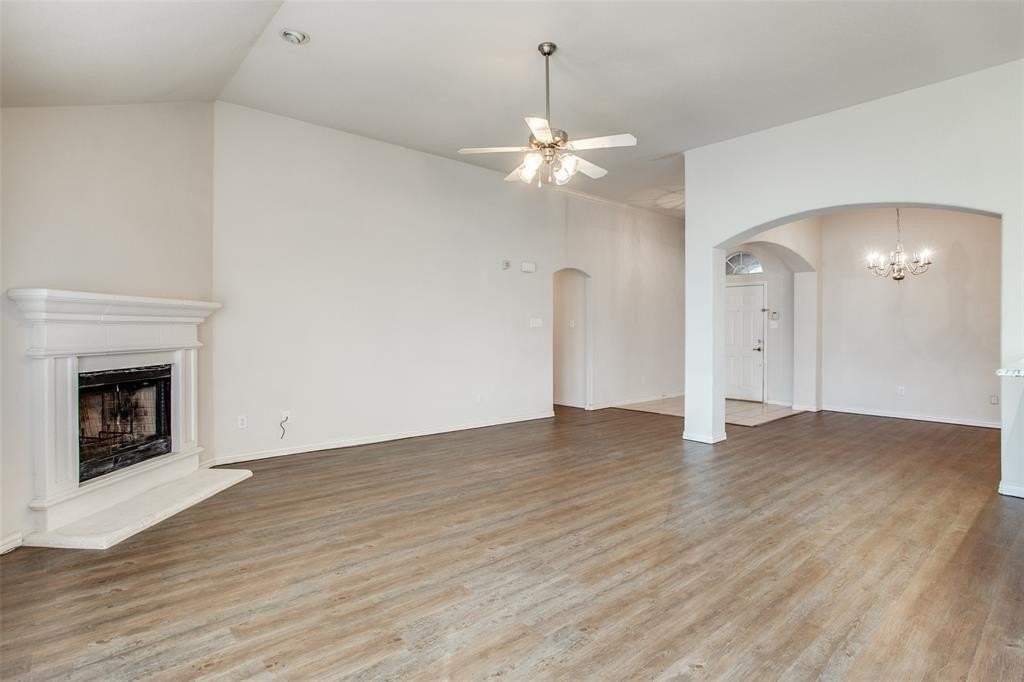 2705 Emerald Ln - Photo 6 of 25