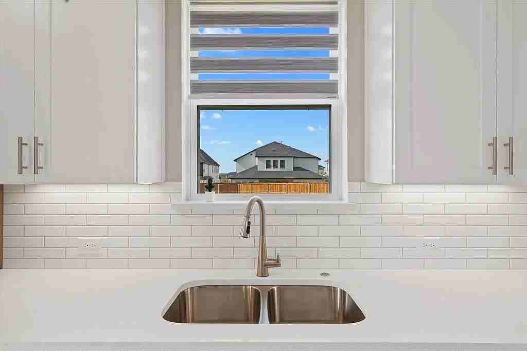 11503 Empress Dr - Photo 5 of 23